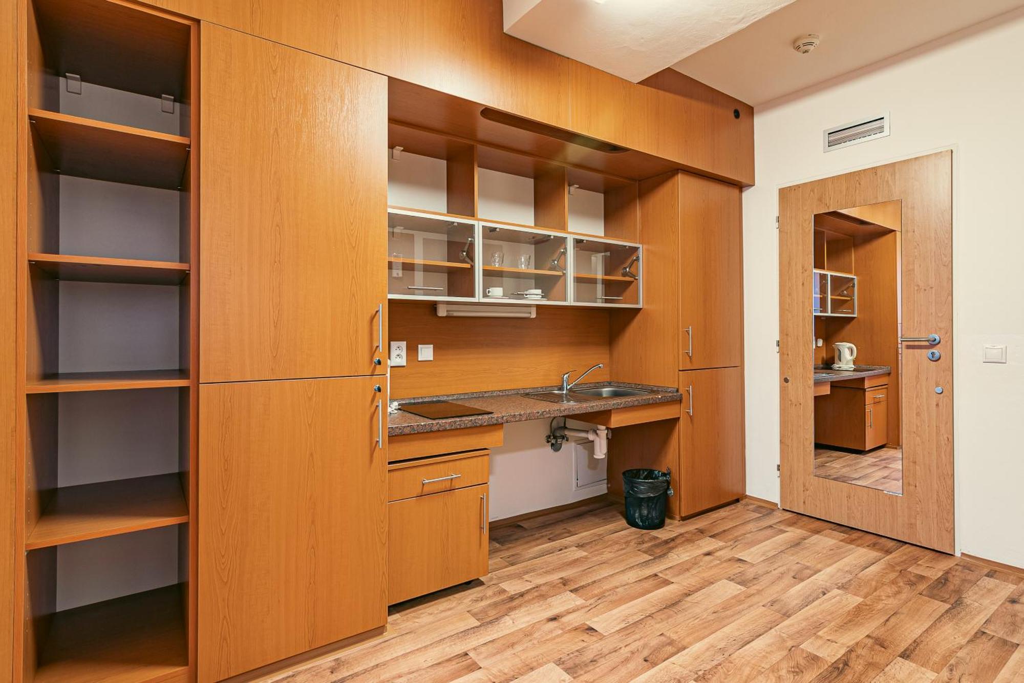 Hotel Garni Vsb ออสตราวา ภายนอก รูปภาพ